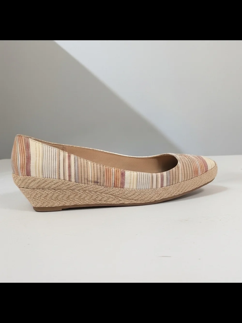 NWOT American Eagle Outfitters Peach & Cream Striped Espadrille Flats Size 10